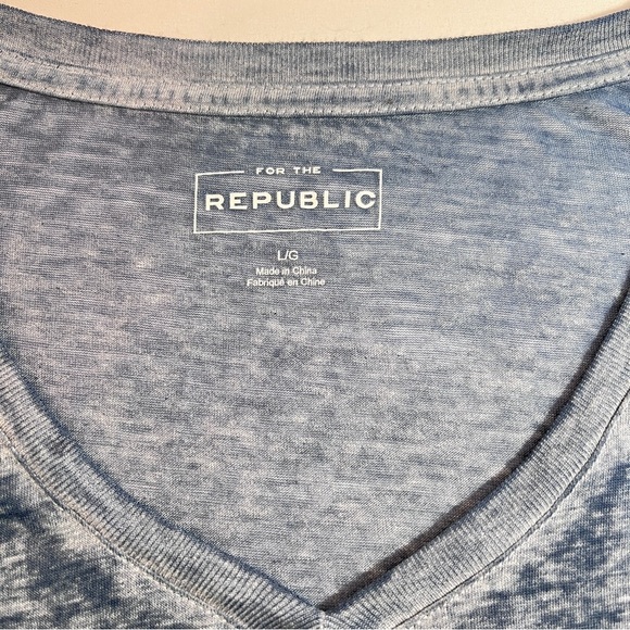 Women’s For the Republic V neck Tee - Blue Size Large - Picture 3 of 9